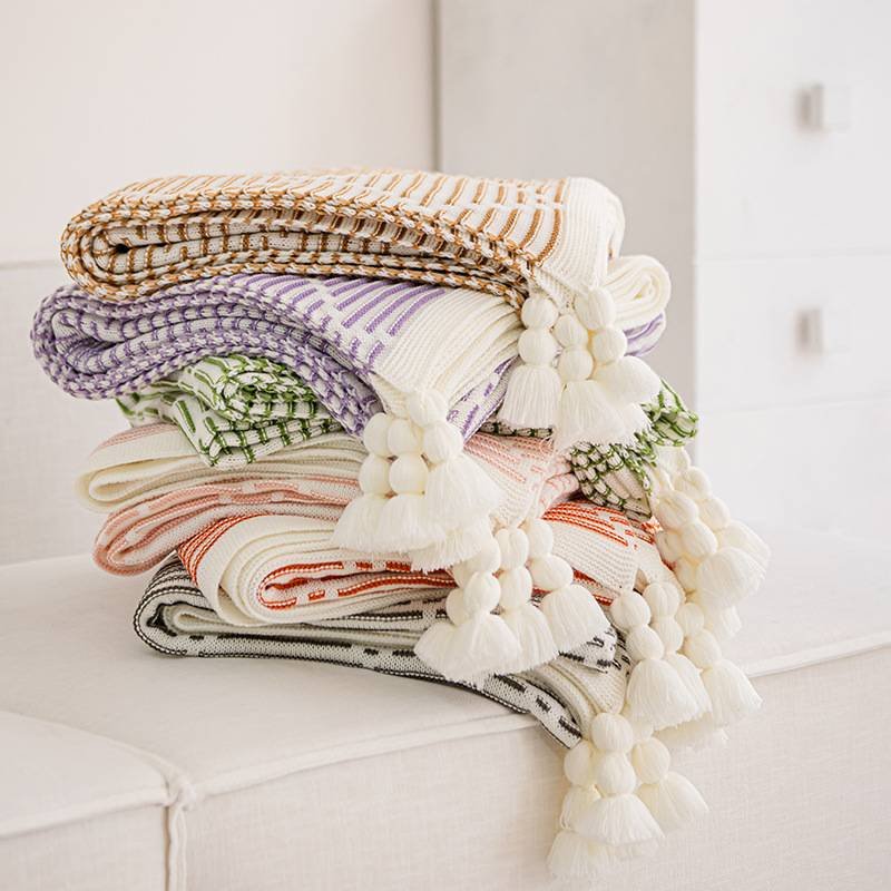 Black and Beige Diamond Pattern Soft Cozy Knit Throw Blanket with Tassels - Geometric Pattern Lightweight Acrylic Blanket for Sofa Couch Bed, 130x150cm