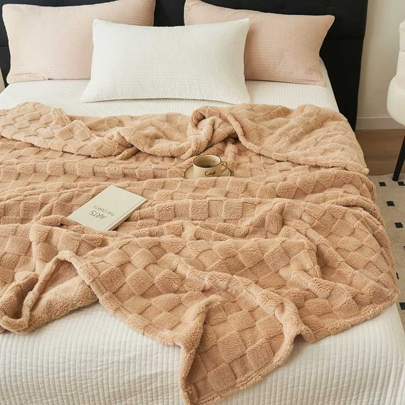 200*230CM Khaki Ultra-Soft Waffle Textured Plush Fleece Blanket - Large Cozy All-Season Throw for Bed & Sofa