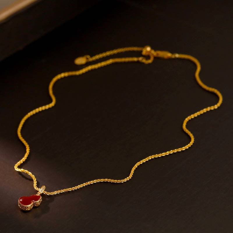 Elegant Gourd Pendant Necklace with Adjustable Textured Chain - Lucky Calabash Jewelry for Women(red)