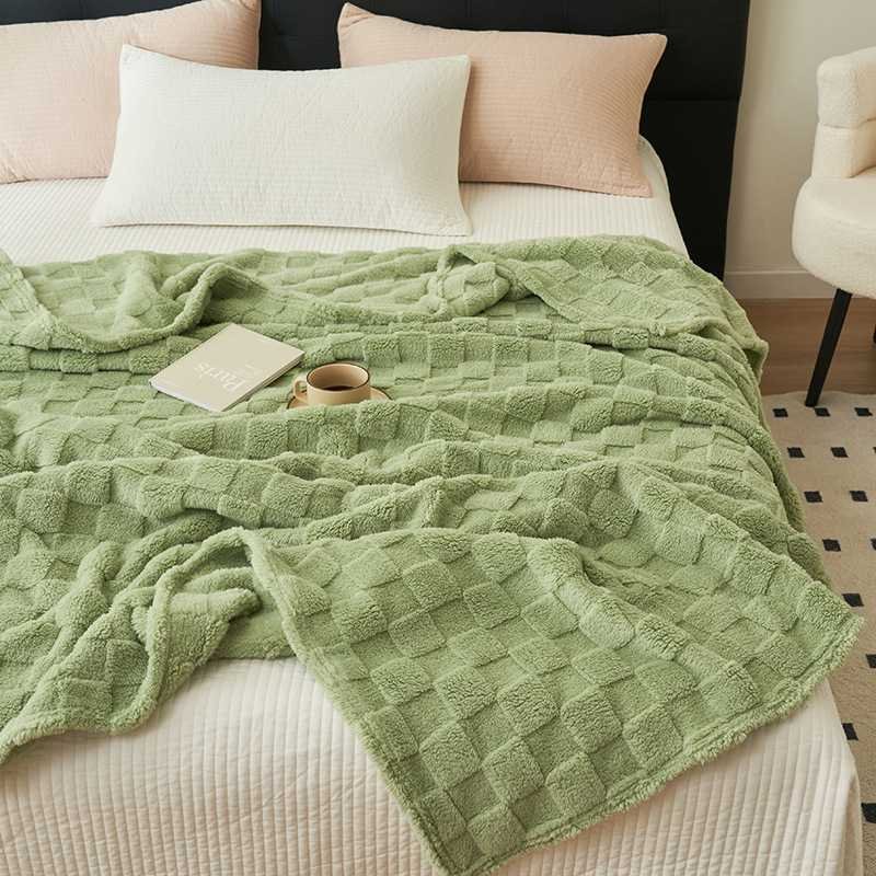 200*230CM Light Green Ultra-Soft Waffle Textured Plush Fleece Blanket - Large Cozy All-Season Throw for Bed & Sofa