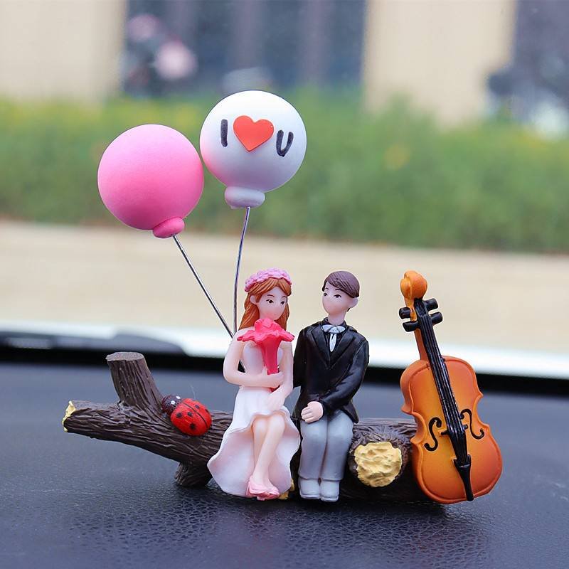 Newlywed couple balloons on a tree branch Cute Couple Car Ornament for Dashboard – Romantic Interior Decoration for Vehicles