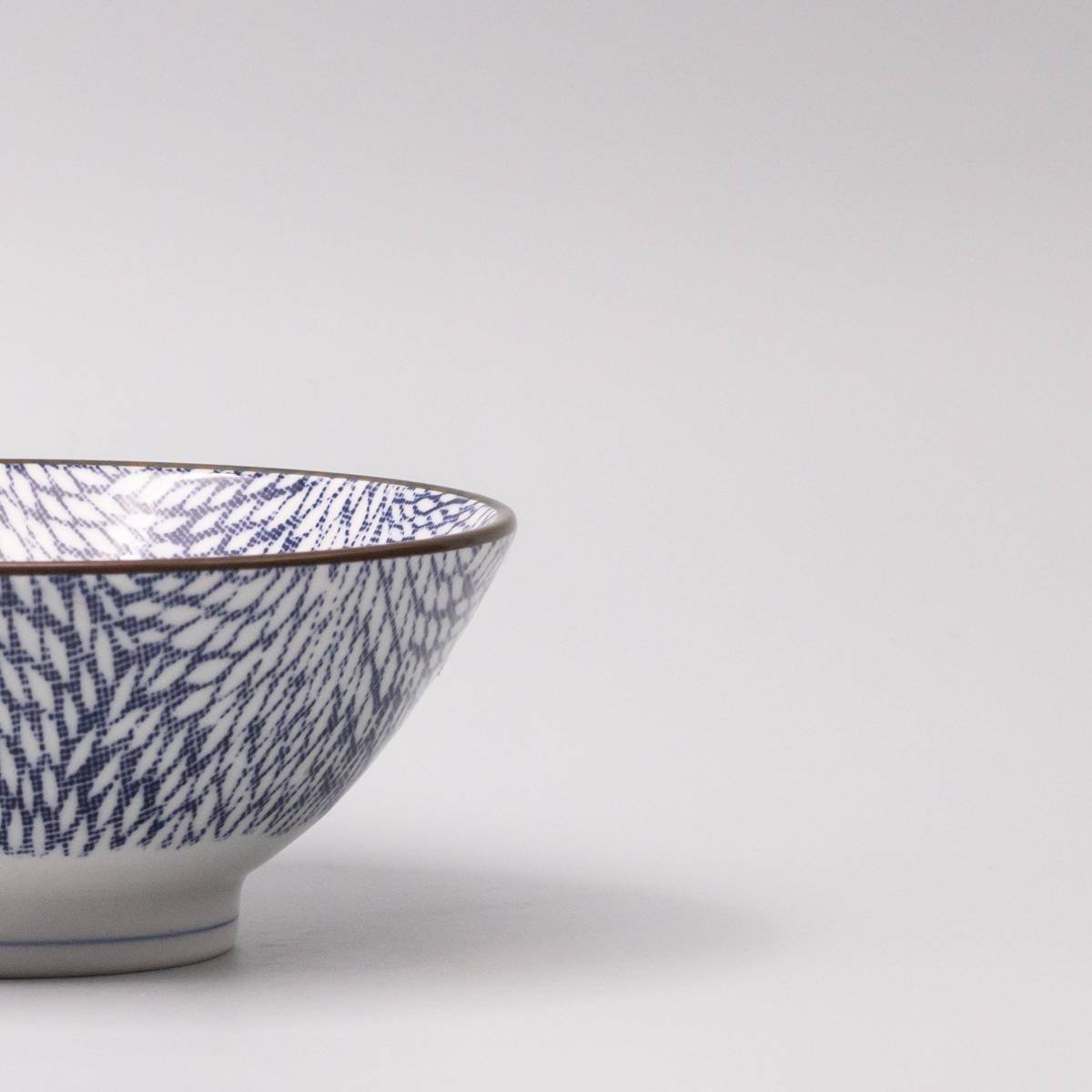 Udon Bowl 17.5cm Chrysanthemum Design