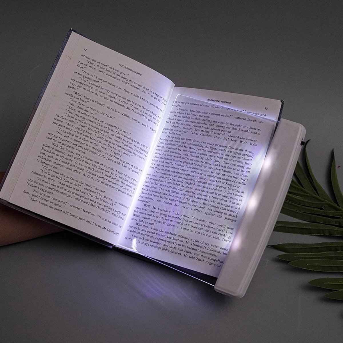 reading light for book - reading light - bookmark Book lamp - reading light for in bed - flat reading light - flexilight reading light - Battery operated (Requires 3 AA batteries, not included) - Suitable for reading in the evening - White