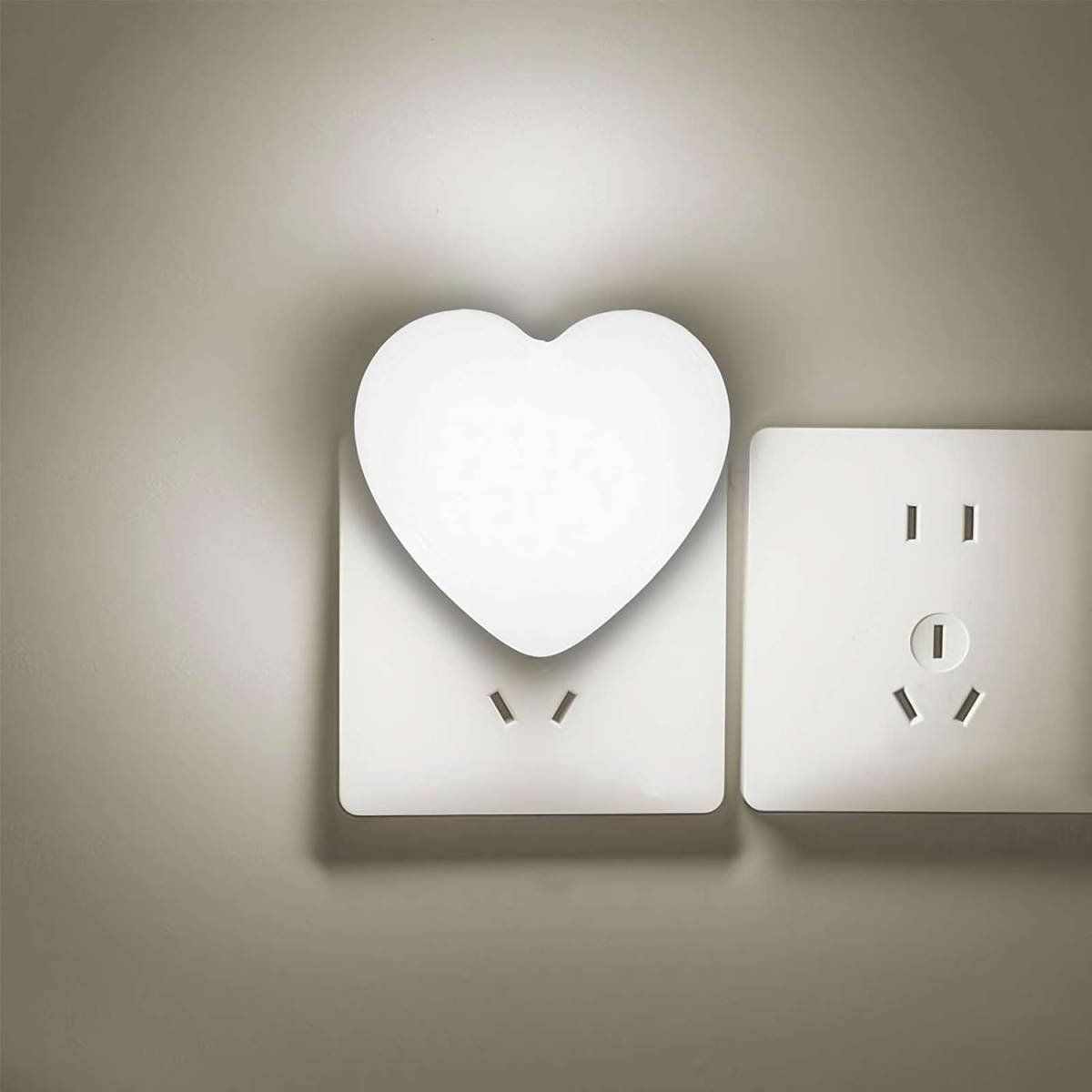 Love Heart Night Lights Plug into Wall - Heart Shape Nursery Nightlight with Light Sensors, Cute Soft LED Nightlight with Soft Warm Light for Bedroom, Nursery, Bathroom, Hallway (White)