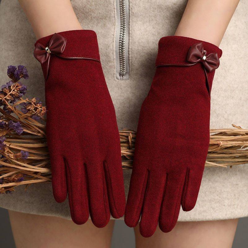 Insulated Women's Gloves - Extra Thick Lining - Specially Designed for Cycling - With Bow Decoration - Soft and Stretchy - Red