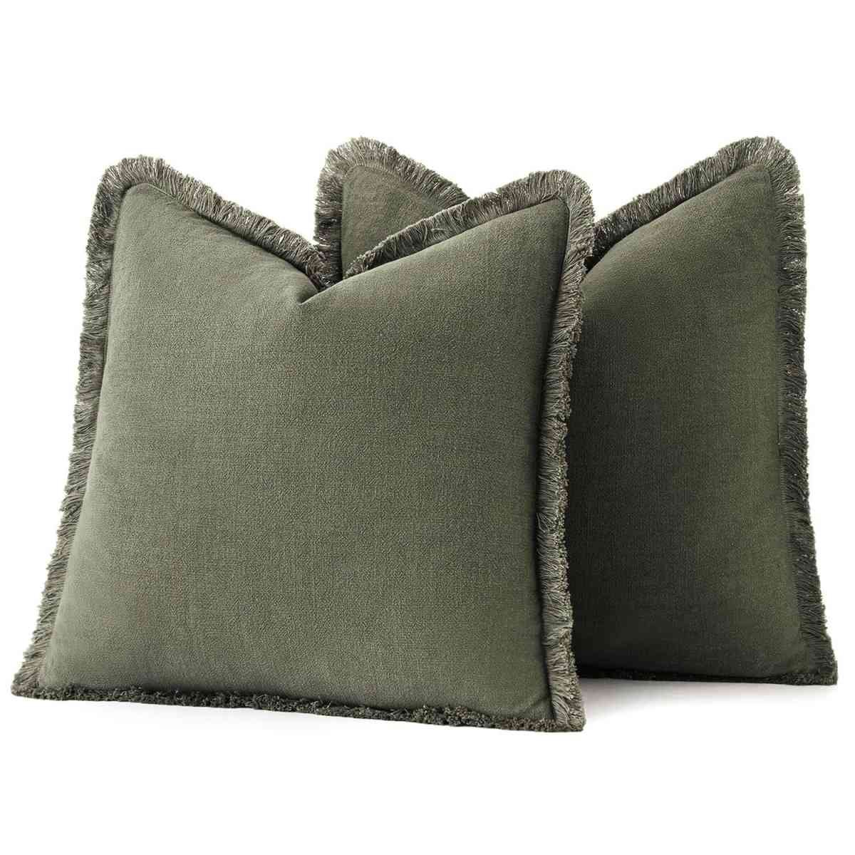 Set of 2 Decorative Linen Fringe Throw Pillow Covers Cozy Boho Farmhouse Cushion Cover with Tassels Soft Accent Pillowcase for Couch Sofa Bed Living Room Home Decor,20×20 Inch,Olive Green（The packaging only includes two pillowcases and does not include th